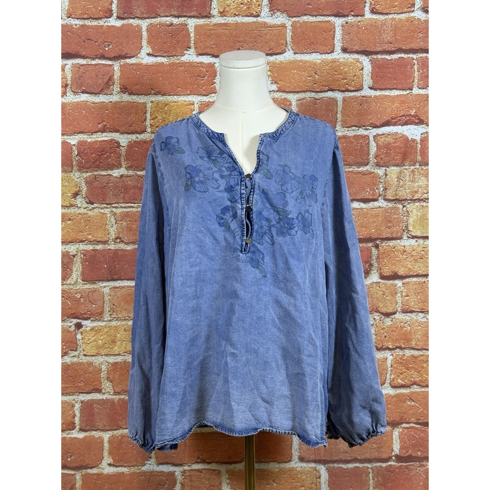 Chico's Women's‎ Long Sleeve Shirt Blue 100% Lyocell Chambray 3 Button Size 16